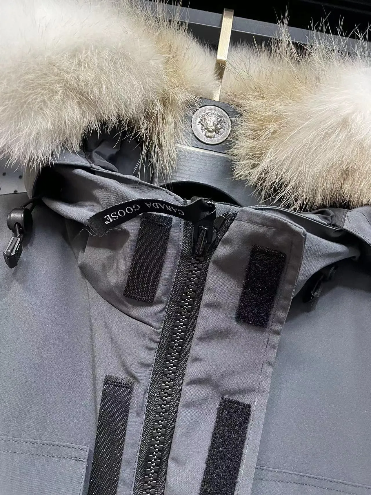 🇨🇦CANADA GOOES 24 New Arrival 08 / Factory : . . . .Premium ， Drop Shipping！ Expedition 08 Same Style， ， Classic ， ， 。 ➖ 。 ➖ ， 。 ➖ 21 ，TC 85 ， Wear-Resistant。 ➖ 80 . 。 ➖ 100% nylon ， ， ！ ➖ 。 ➖ YKK ，YKK ， 。 ➖ 3M ， 。 : ， 。 ， · · Quality· ！ Size:XS-XXL